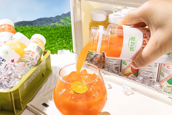 有(yǒu)機(jī)蘋果胡蘿蔔汁2